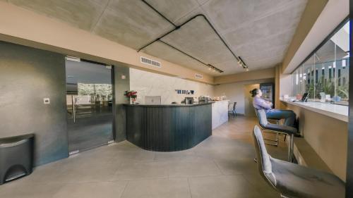 Гостиная зона в Fully Serviced Apartment at Regatta Living II - 905