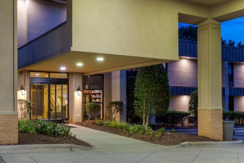 Best Western Plus Cary - NC State – Photos 4