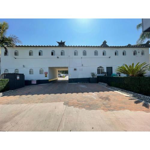 Oak Tree Inn, Los Angeles (updated prices 2024)