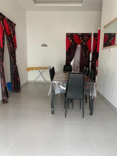 Χώρος καθιστικού στο Ladiya Homestay Islamic