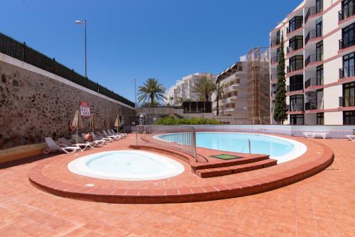Bazén v ubytování Home2Book Cozy Apartment Playa del Inglés, Pool nebo v jeho okolí