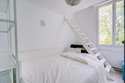 Foto dalla galleria di Bordeaux centre, Appartement privatif et 5 chambres privées, piscine, parking a Bordeaux