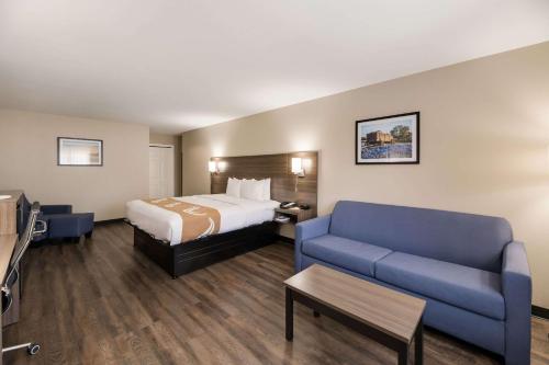 Postel nebo postele na pokoji v ubytování Quality Inn