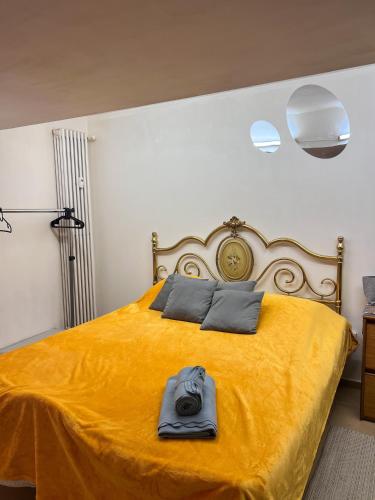 Posteľ alebo postele v izbe v ubytovaní Monolocale a Campione d’Italia