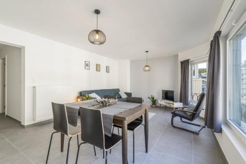 Gallery image of Delightful family apartment at only 50 meters from the beach / Panne A Côte in De Panne