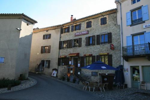 Foto da galeria de Hôtel Restaurant du Pêcheur em Lavoûte-Chilhac