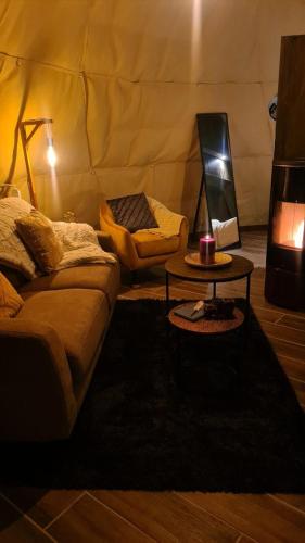 Ruang duduk di Agros Glamping Boutique