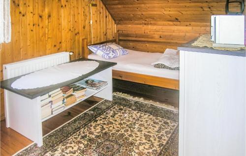 חדר רחצה ב-Beautiful Home In Lidzbark Warminski With 2 Bedrooms