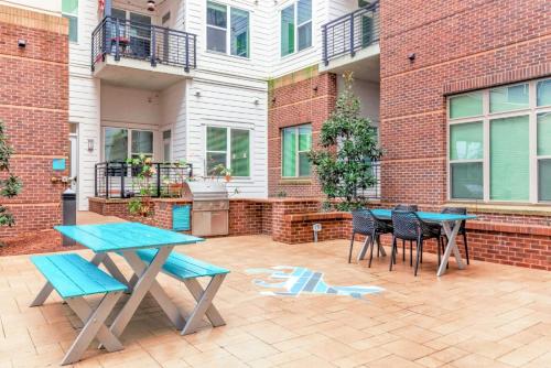 Photo de la galerie de l'établissement Modish and Spacious Apartments at The Exchange on Erwin in Durham, North Carolina, à Durham