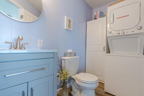 Gallery image of NEW updated home w/ firepit, 2 min walk to beach in Surfside Beach