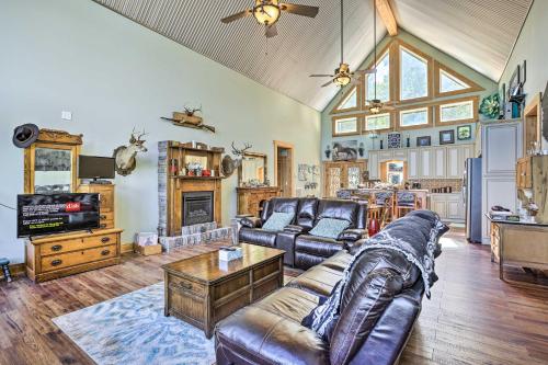 Spacious Lineville Home with Deck and Mtn Views!