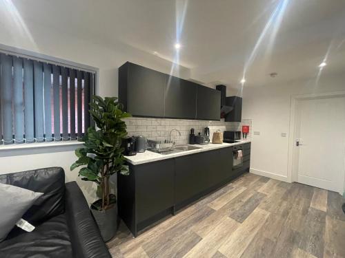 Sapphire Premier Apartments w/Secure Parking photo 24