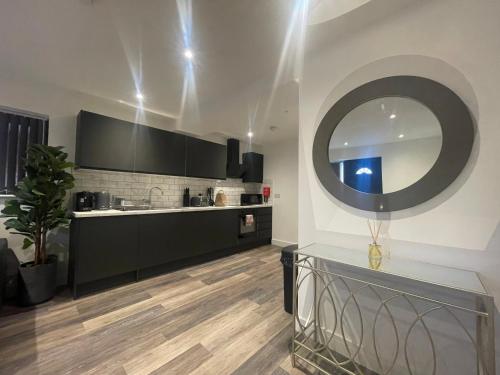 Sapphire Premier Apartments w/Secure Parking photo 19