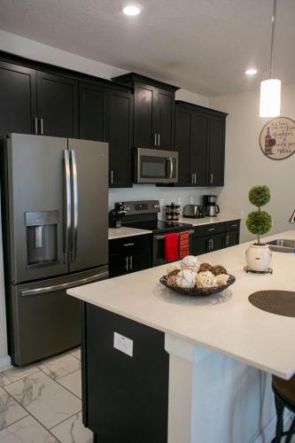 B - New 4 Bedroom Home - 5 Miles to Disney - Free Water Park - Private Pool photo 73