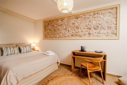 Tempat tidur dalam kamar di Studio Costele Luxurious apt in the heart of Corfu