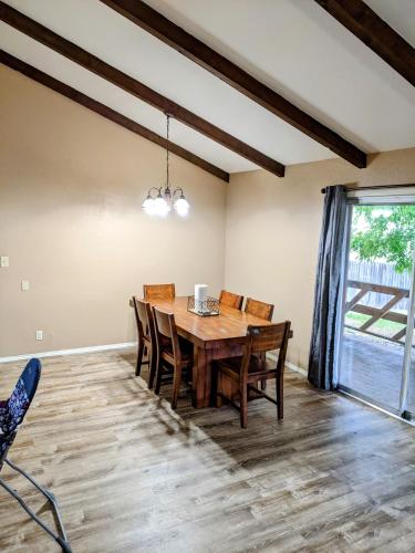 Gambar di galeri bagi Mountain Views Near Sedona with Fenced Backyard di Cottonwood