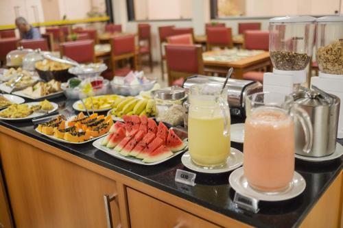 Makanan di atau berdekatan hotel