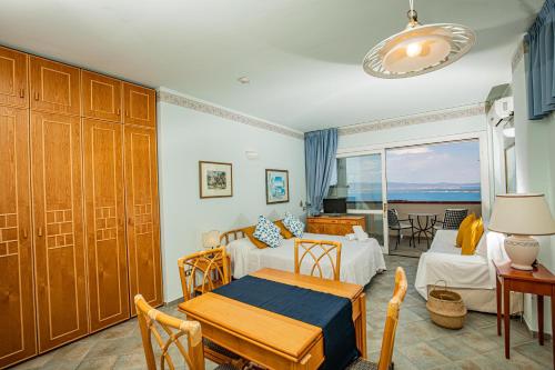 Ruang duduk di Residence Sole Dell'Argentario