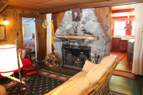 Cottage on Geneva Point – Photos 4