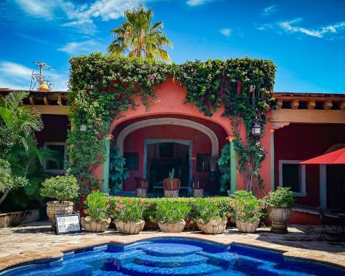 Der Swimmingpool an oder in der Nähe von Hacienda de los Santos
