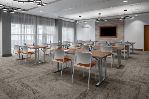 Kawasan bisnes dan/atau bilik persidangan di EVEN Hotel Atlanta - Cobb Galleria by IHG