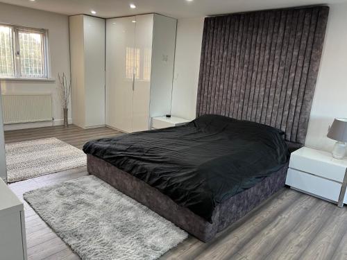 Penthouse Style Luxury 2 Bedroom House has Hot-Tub, extra fees apply photo 22