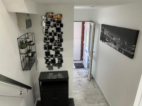 Penthouse Style Luxury 2 Bedroom House has Hot-Tub, extra fees apply photo 44