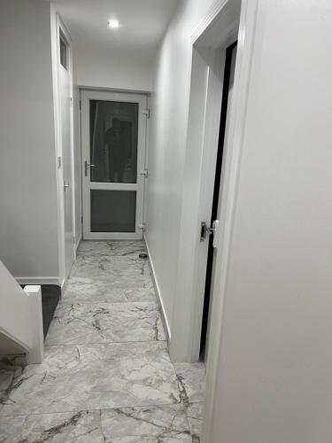Penthouse Style Luxury 2 Bedroom House has Hot-Tub, extra fees apply photo 46