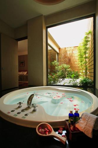 DaliにあるSpring SPA Motel 大里春天泡湯旅館のギャラリーの写真