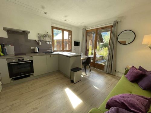 Appartement cosy à Serre-Chevalier, proche pistes, terrasse, parking, 2 étoiles, 2 pers. - FR-1-330E-127