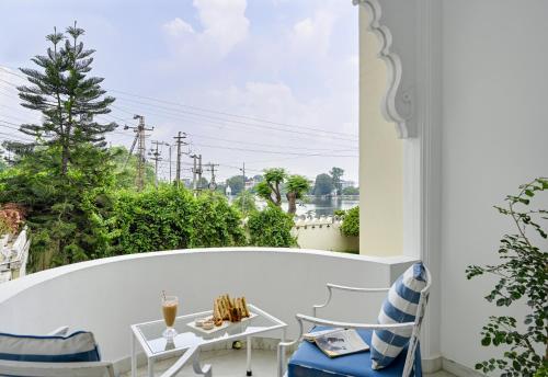 Imagen de la galería de Swaroop Vilas - Lake Facing Boutique Hotel, en Udaipur