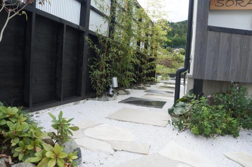 Un jardín fuera de SORAYADO 宙宿