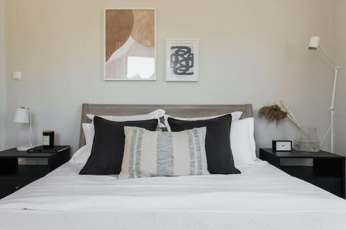 Magnificent 2BR Apartment in Marousi by UPSTREET