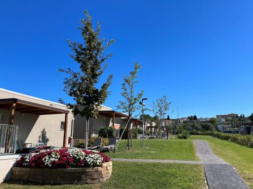 Κήπος έξω από το Sisan Family Resort