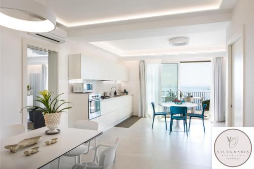 Kuchyň nebo kuchyňský kout v ubytování Taormina Waterfront Penthouse - PRESIDENTIAL