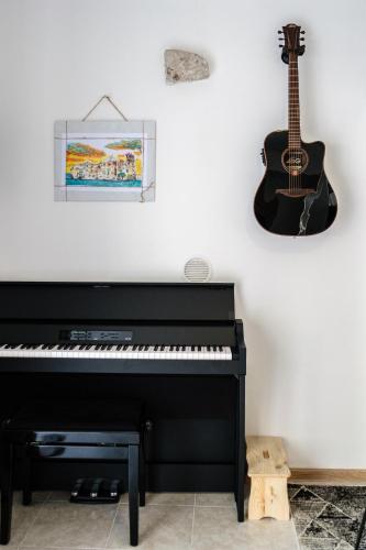 Aryjina kuća, studio with terrace offering sea and mountain views