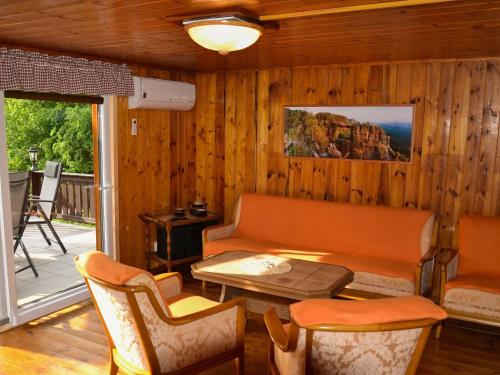 Posezení v ubytování Chalet in Kyjov near Kyjovská Dam