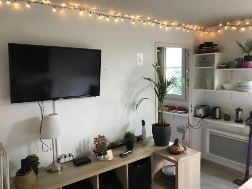 Zdjęcie z galerii obiektu Charmant studio et son jardin w mieście Lagny