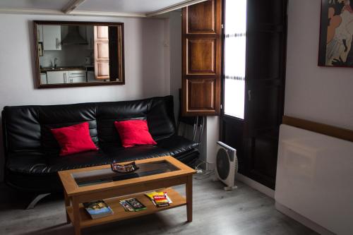A seating area at Estudio San Matias