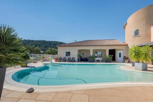 Maison entre mer et montagnes