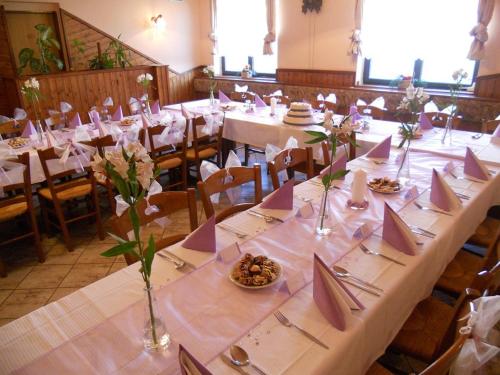 Photo de la galerie de l'établissement Hotel & restaurant SIGNAL, à Pardubice