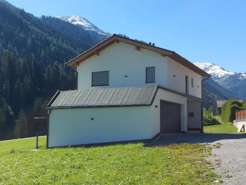 Nespecifikovaný výhled na hory nebo výhled na hory při pohledu z apartmánu