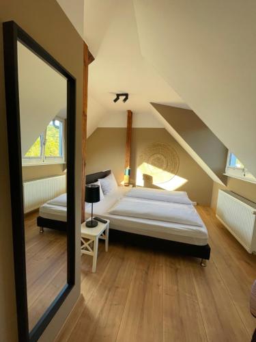 Postel nebo postele na pokoji v ubytování AUERSTEIN-Hotels auerstein & auerstein-mono