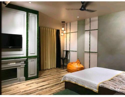 Postel nebo postele na pokoji v ubytování Entire Craftsman house with 2 Bedrooms kitchen and more