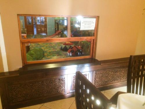 a window in a room with a table and chairs at Zielone Wzgórze in Karpacz