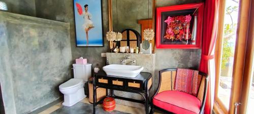 Gambar di galeri bagi H616 Vintage Elegance with sea view di Kubutambahan