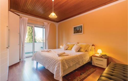 Nice Apartment In Dramalj With Wifi