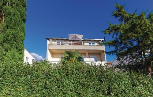 Nice Apartment In Dramalj With Wifi