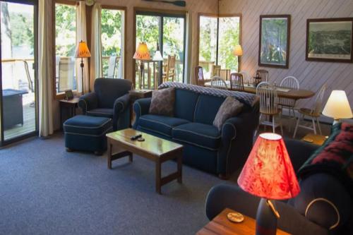 Blackey Cove Home – Photos 3