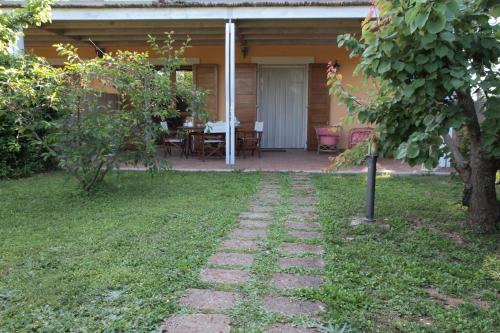 Jardín al aire libre en Agriturismo La Ronca